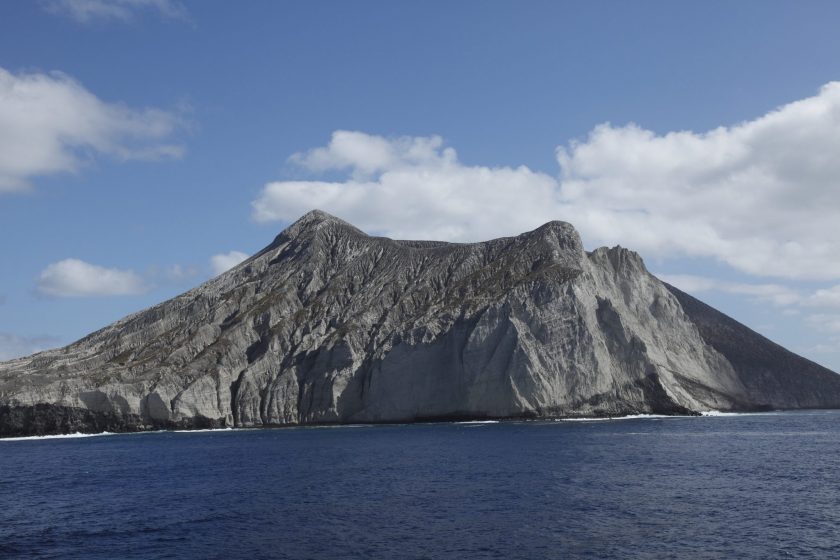 ソコロ諸島ダイブクルーズ 国内・海外ダイビングツアーのクラブ アズール